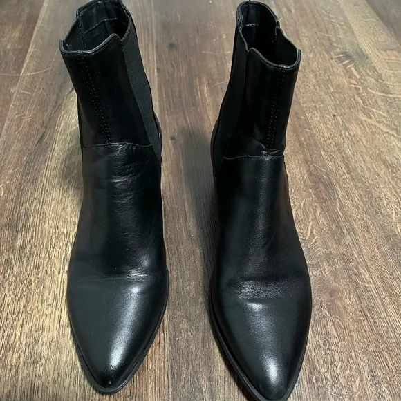 VAGABOND Black Leather Ankle Boots - Picture 5 of 8